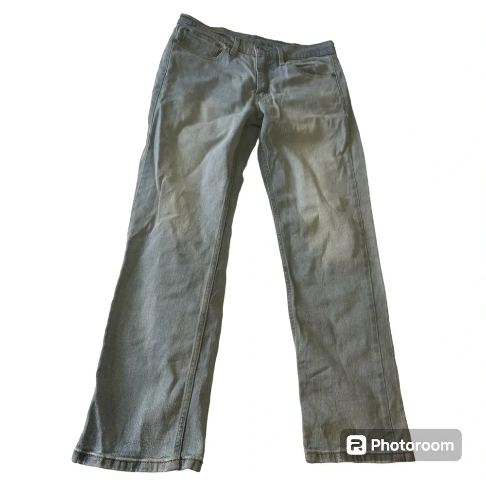 Levi’s light wash jeans 514